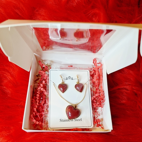 Heart-Shaped Red Jewelry Set - Picture 2 of 2